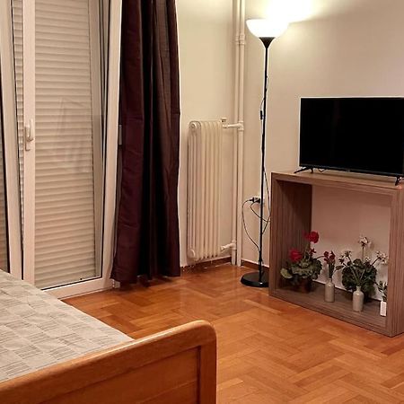 Lovely 1 Bedroom Apartment In Athen Eksteriør bilde